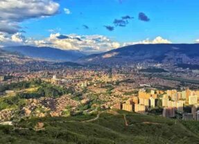 Así puedes comprar casa en Colombia con inmobiliarias en Medellín